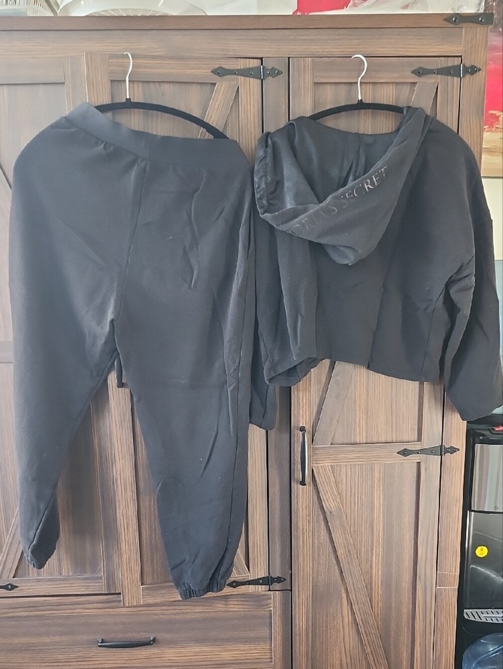 Victoria's Secret Black V‑Neck Cropped Hoodie - Picture 10 of 10